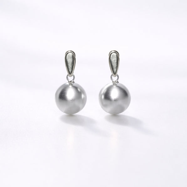 Classic Luxe Pearl Earrings