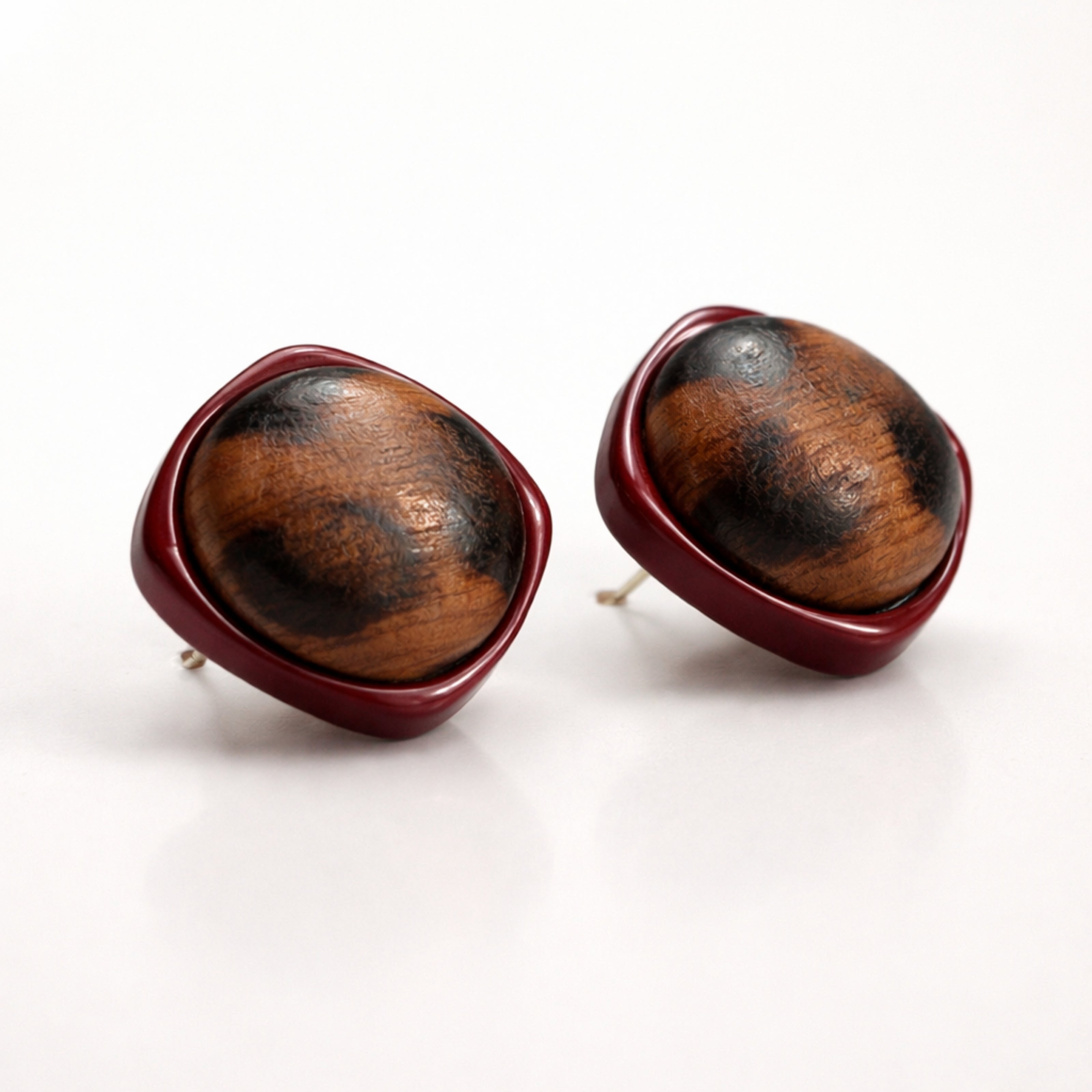 Leopard Square Red Border Stud