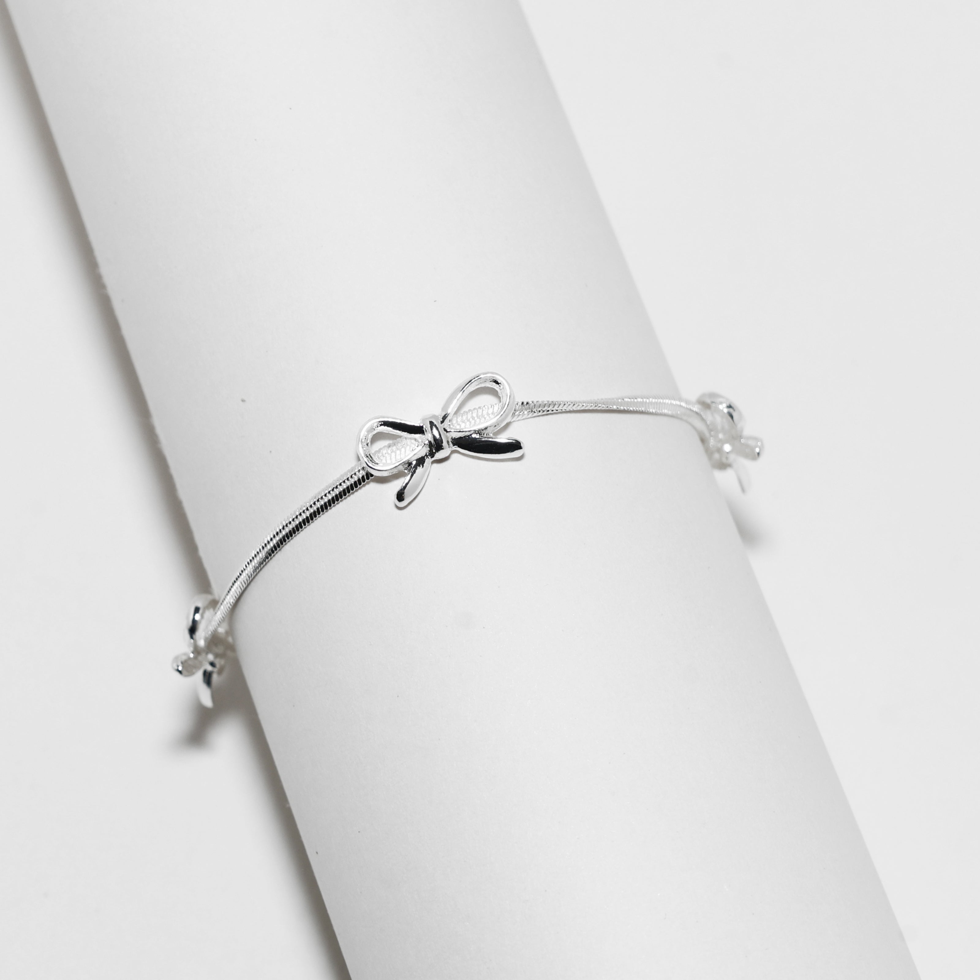 Mini Bow Chain Bracelet