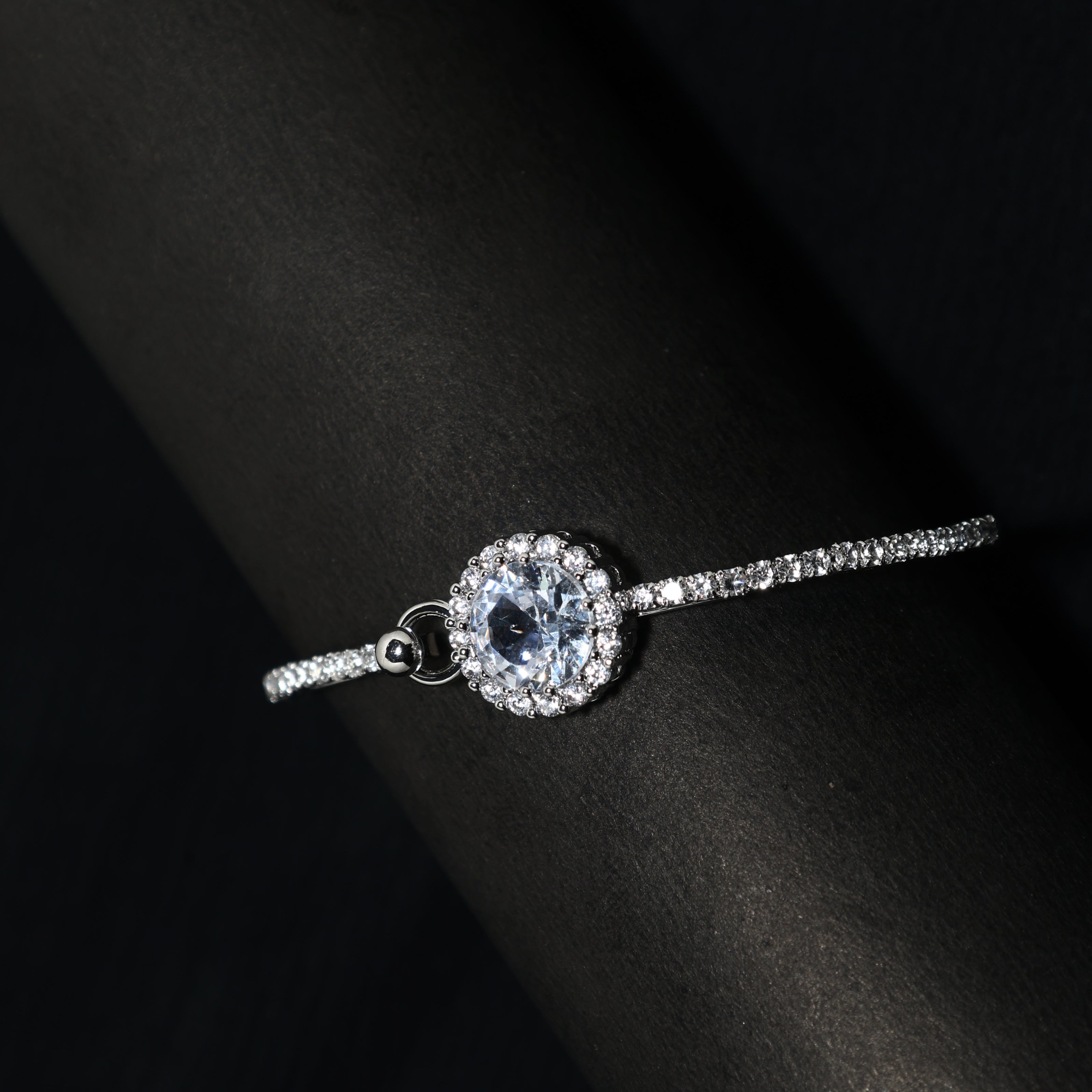 Royal Halo Lock Bracelet