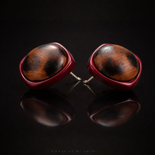 Leopard Square Red Border Stud