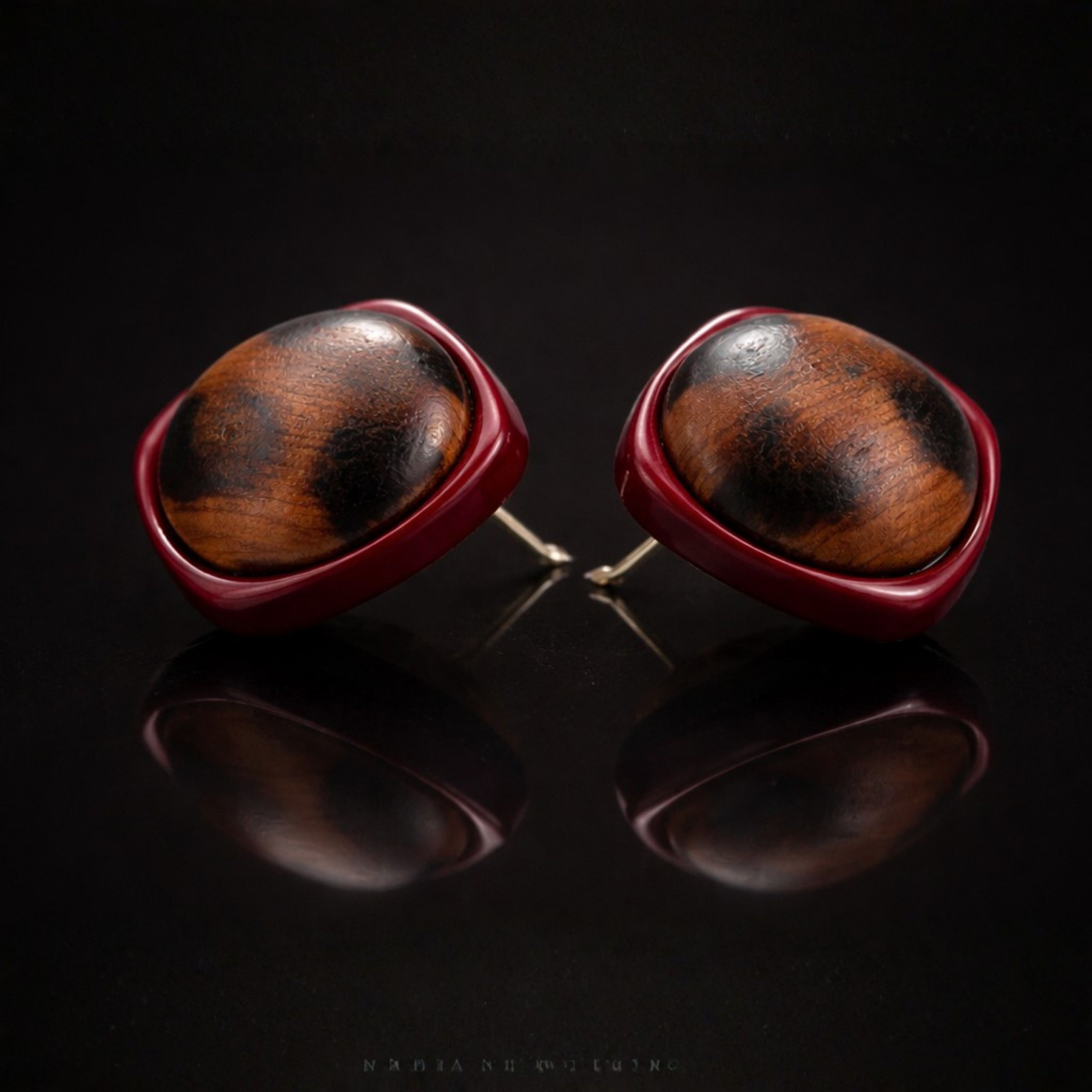 Leopard Square Red Border Stud