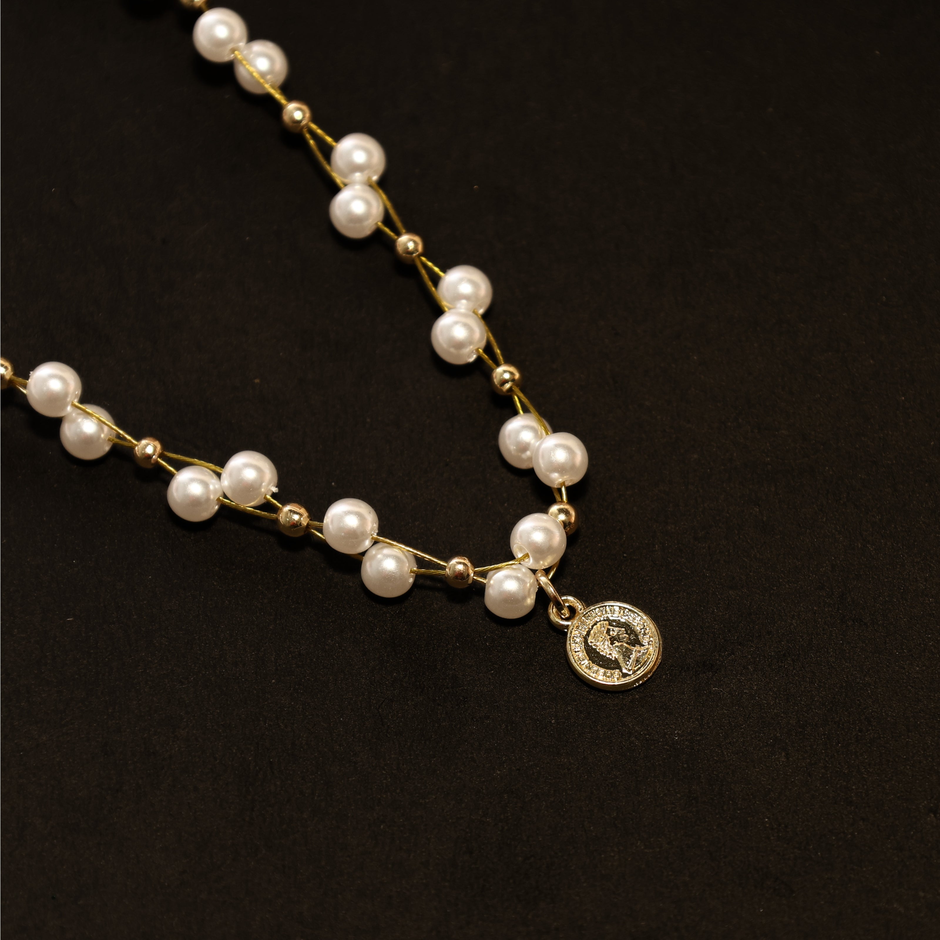 Perle Flottante Necklace