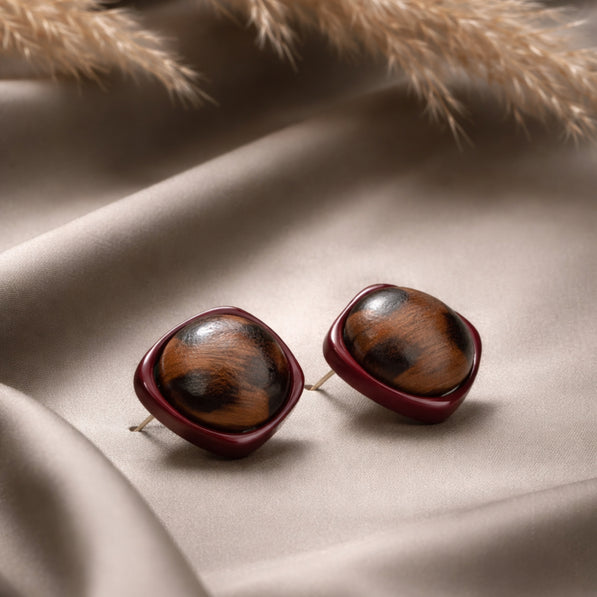 Leopard Square Red Border Stud