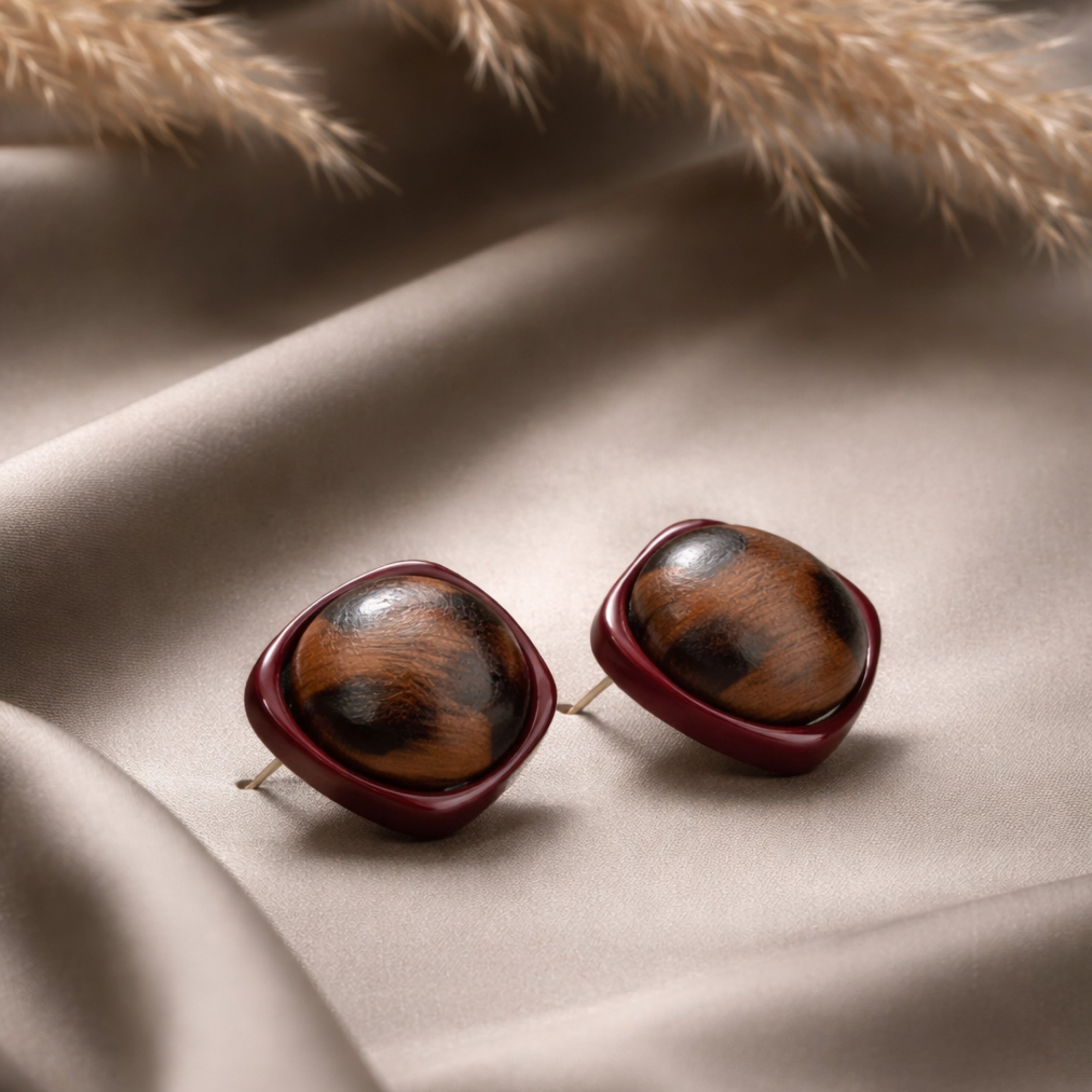 Leopard Square Red Border Stud